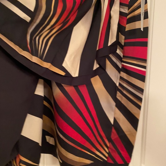 Faux wrap skirt - Picture 2 of 5